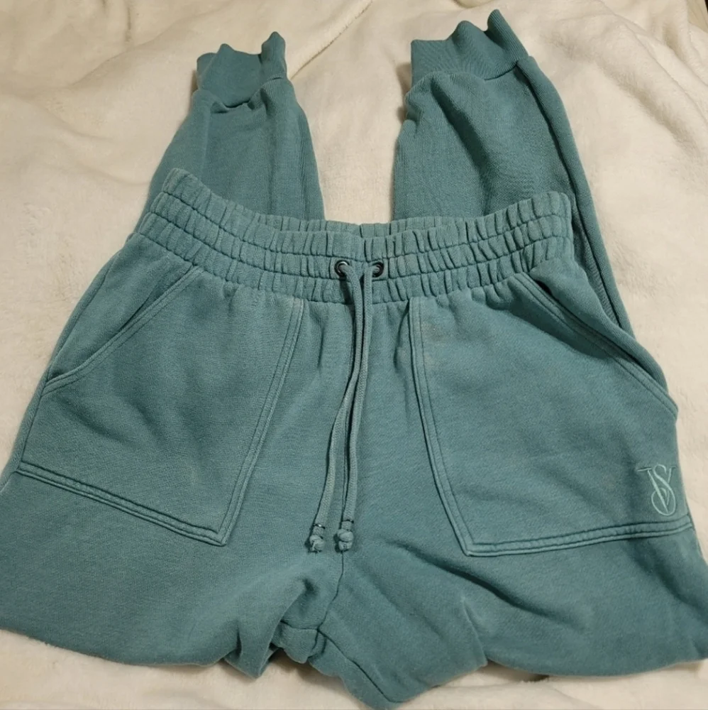 Victoria Secret Women’s On Point Pants Size Medium Sage Green Joggers Sweatpants